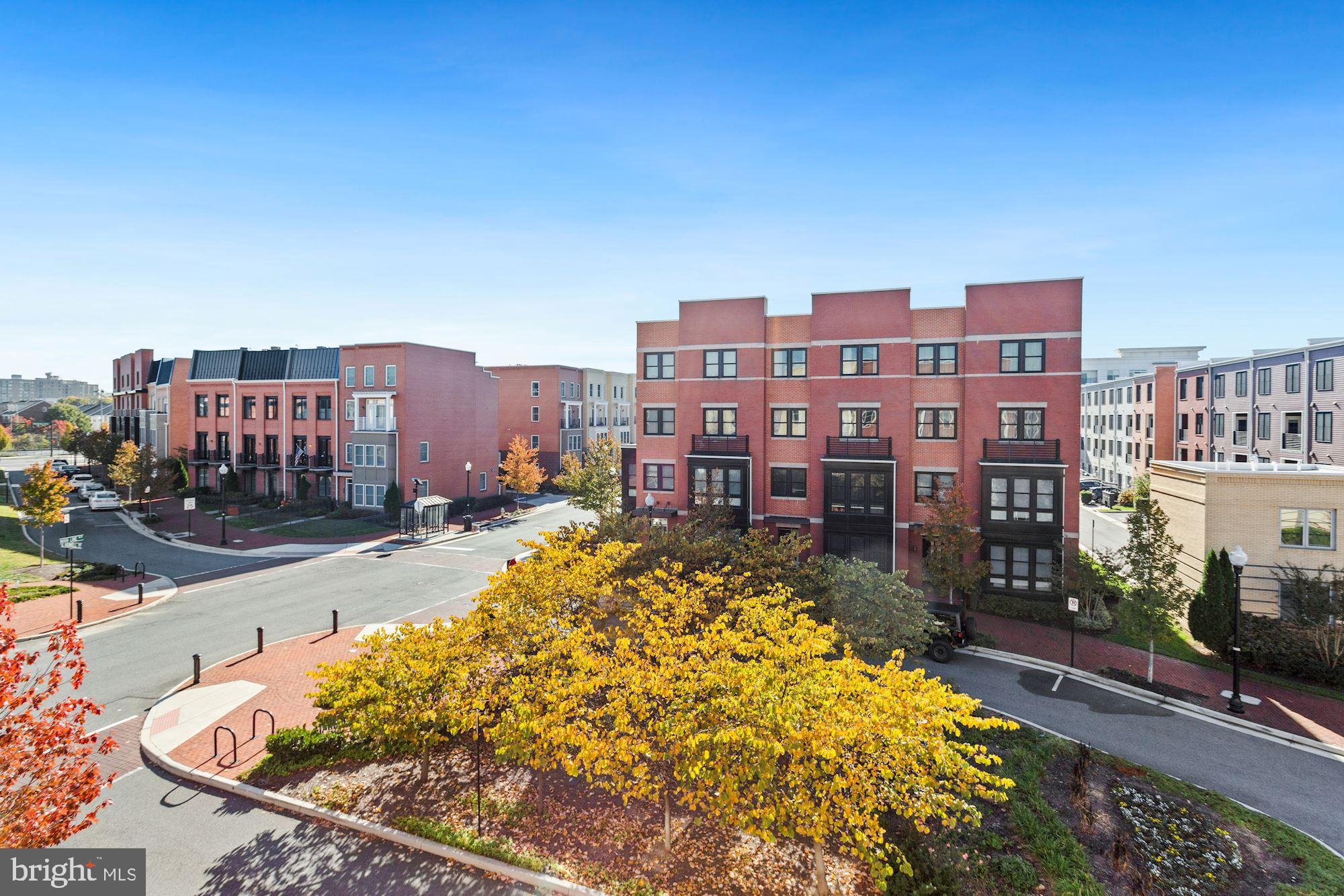 POTOMAC YARD CONDOMINIUM - Residential