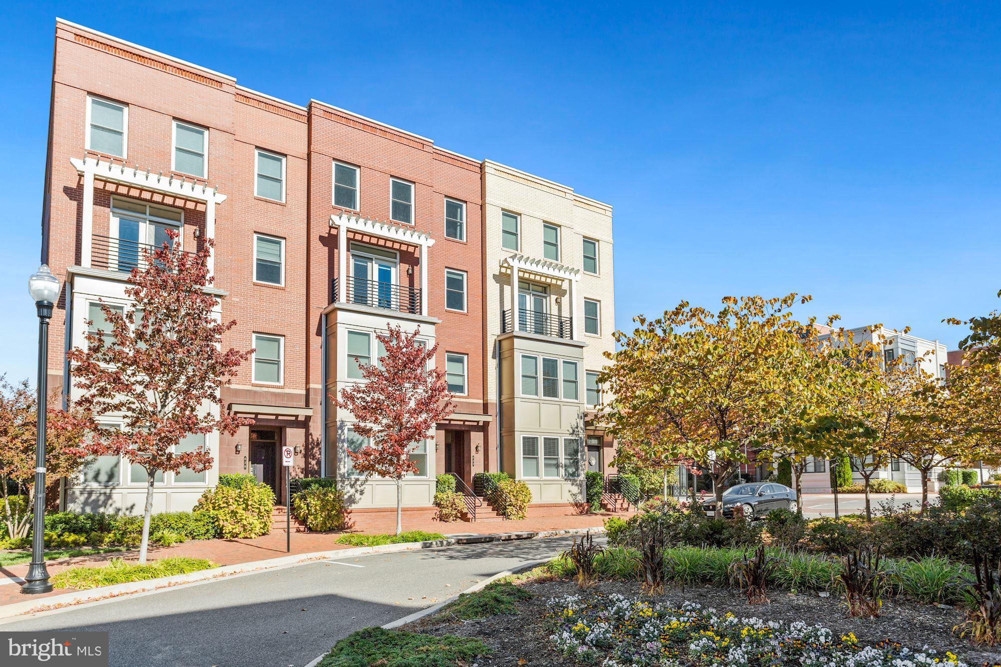 POTOMAC YARD CONDOMINIUM - Residential