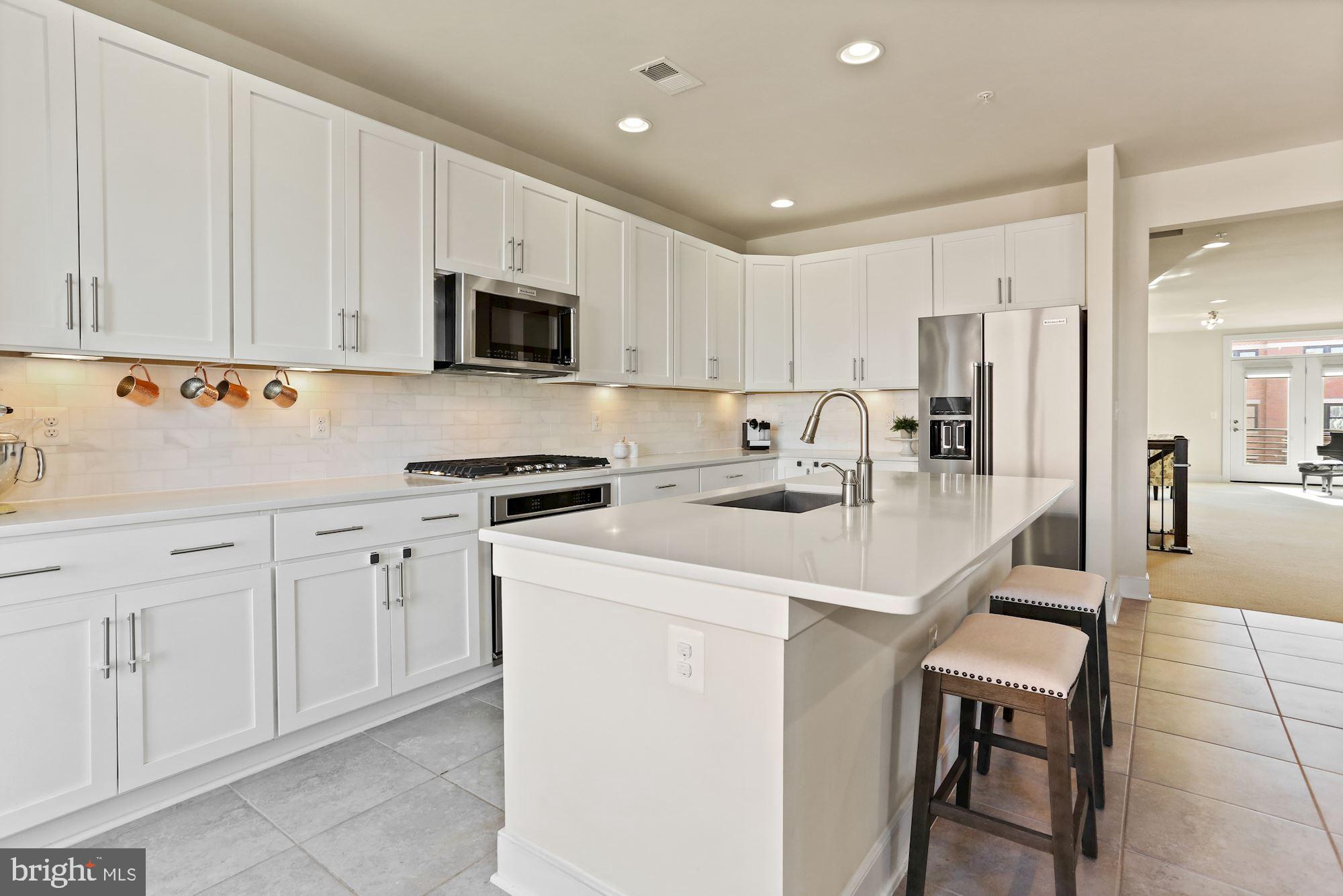 POTOMAC YARD CONDOMINIUM - Residential