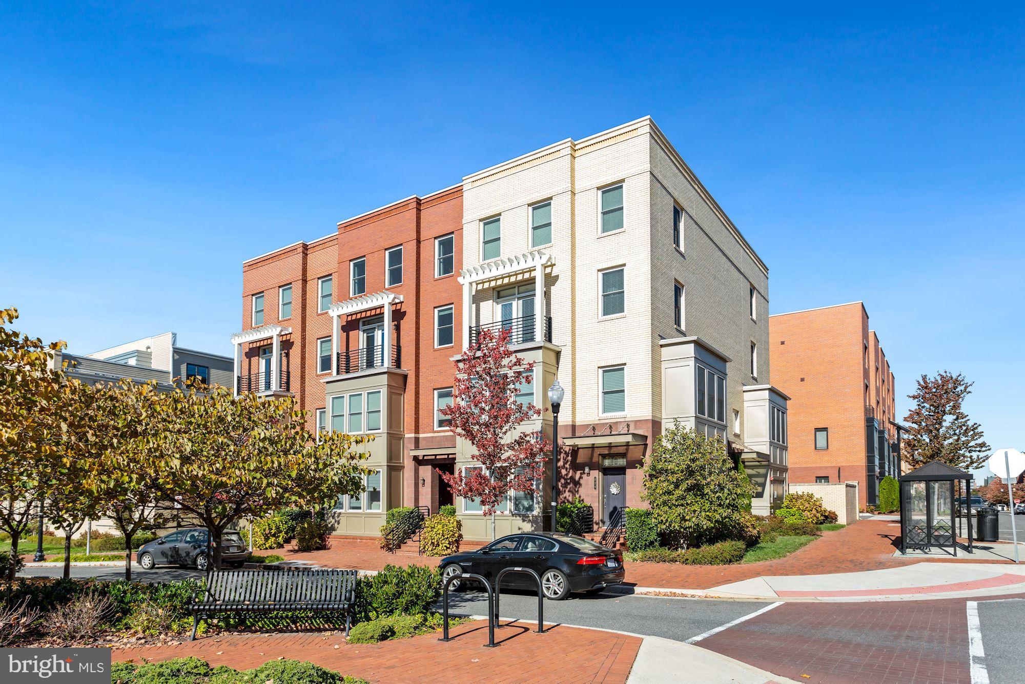 POTOMAC YARD CONDOMINIUM - Residential