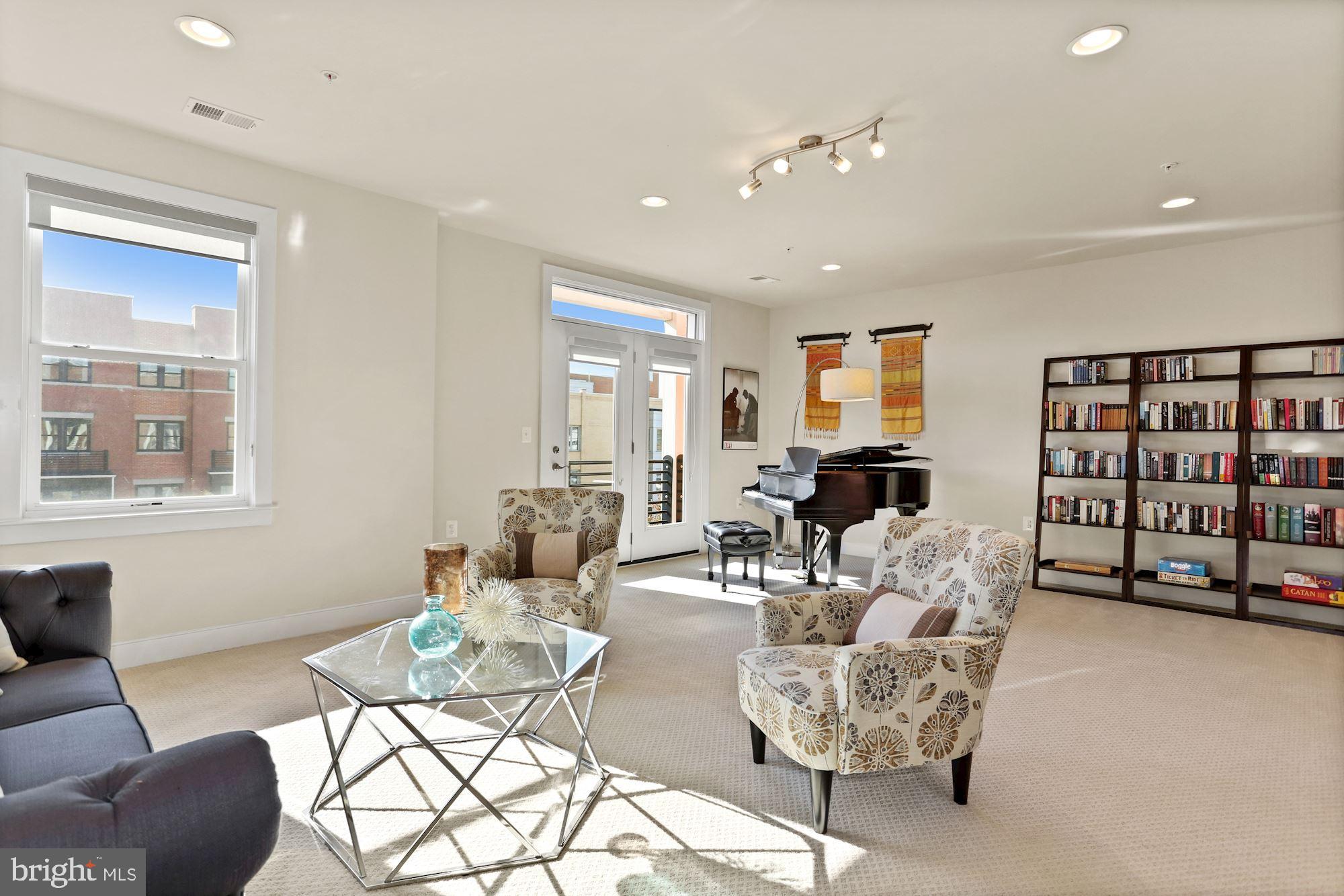 POTOMAC YARD CONDOMINIUM - Residential