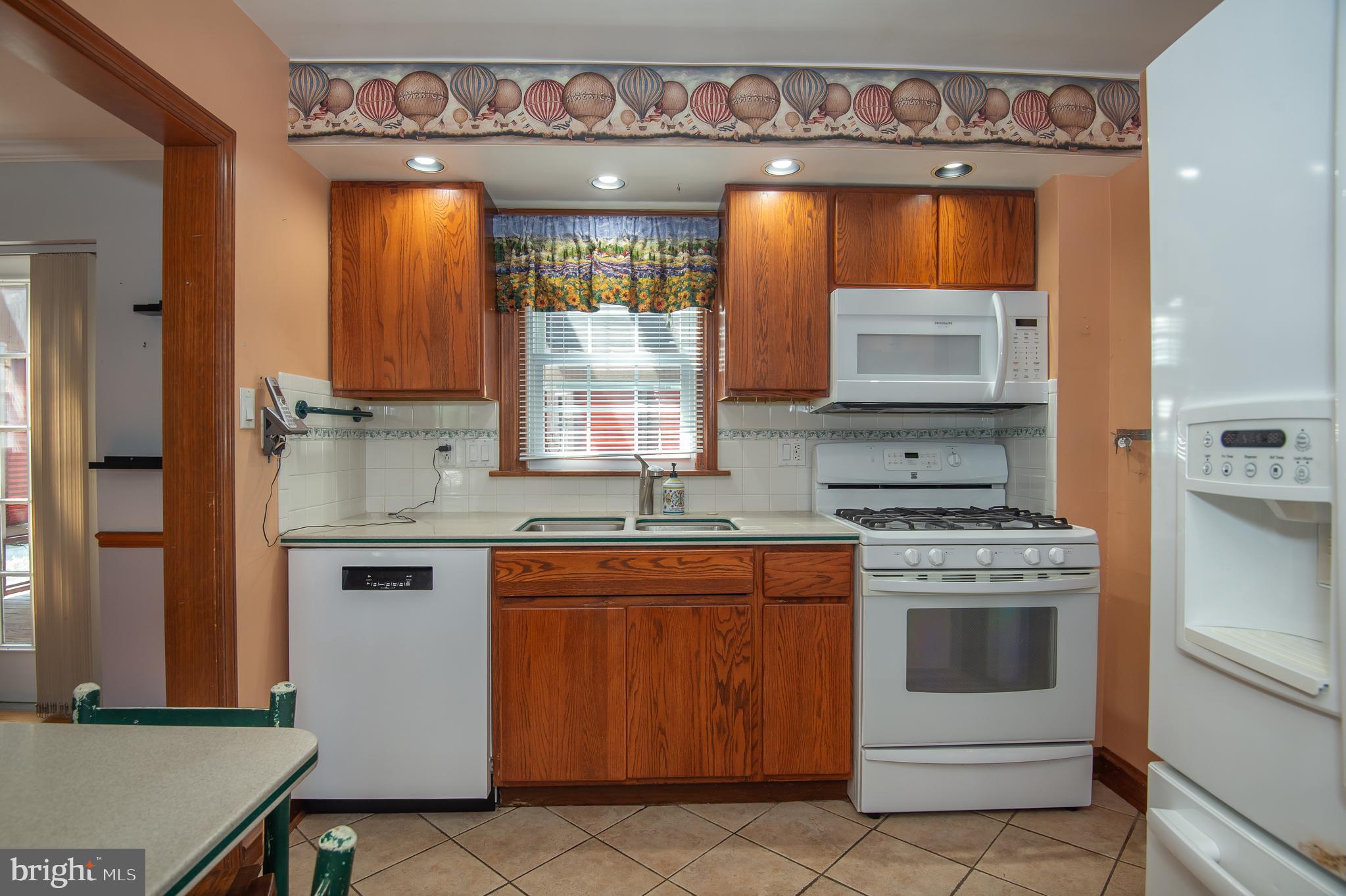 16 RICHARD AVENUE