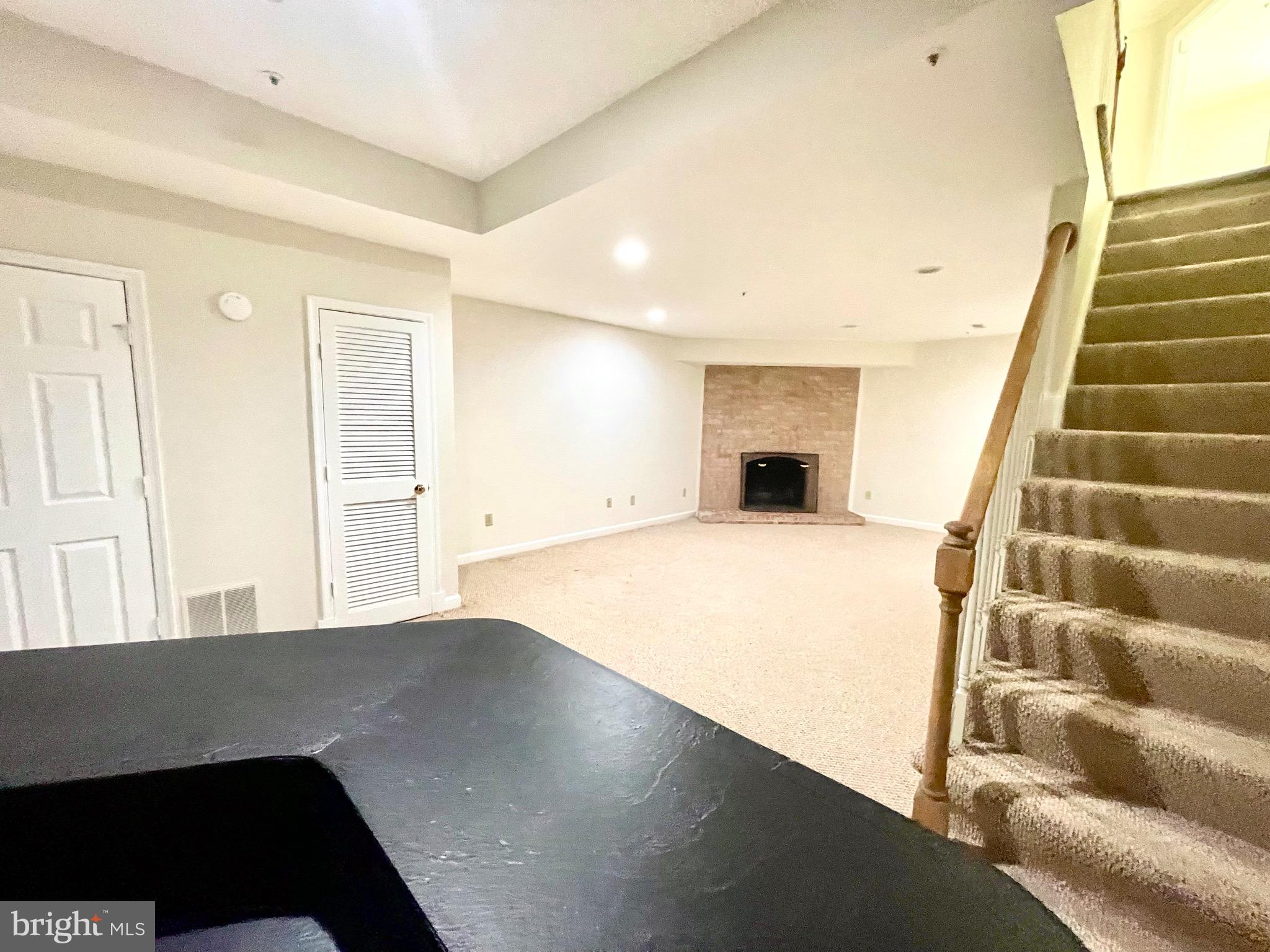 WOODMORE - Residential Lease