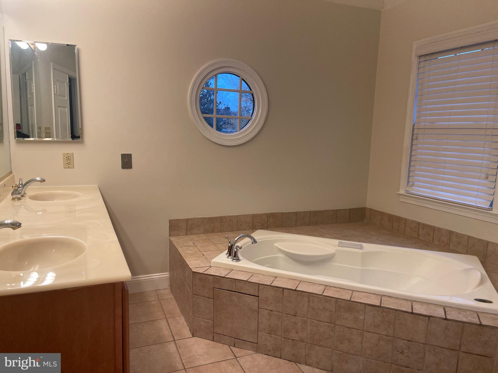 WOODMORE - Residential Lease