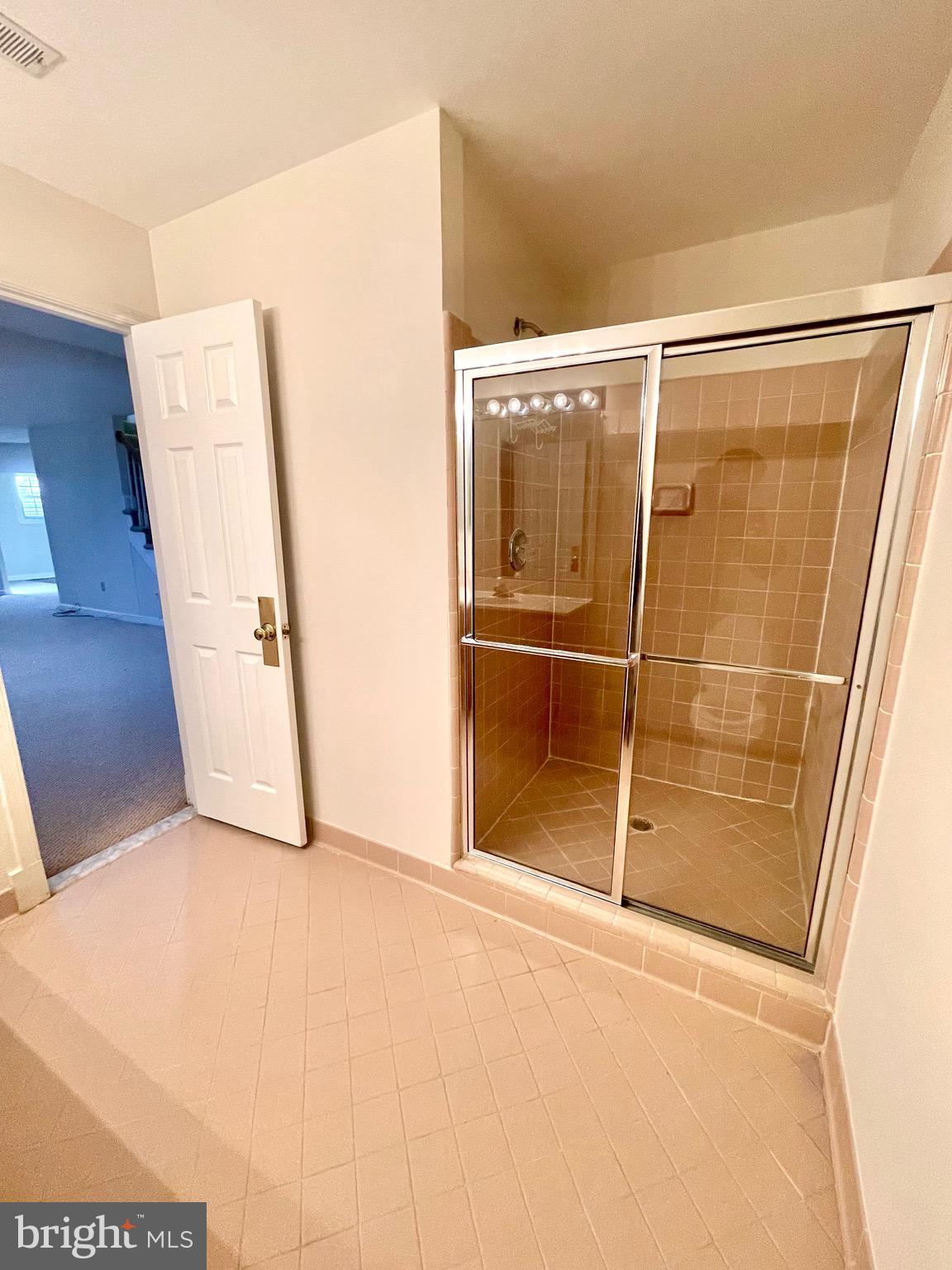 WOODMORE - Residential Lease