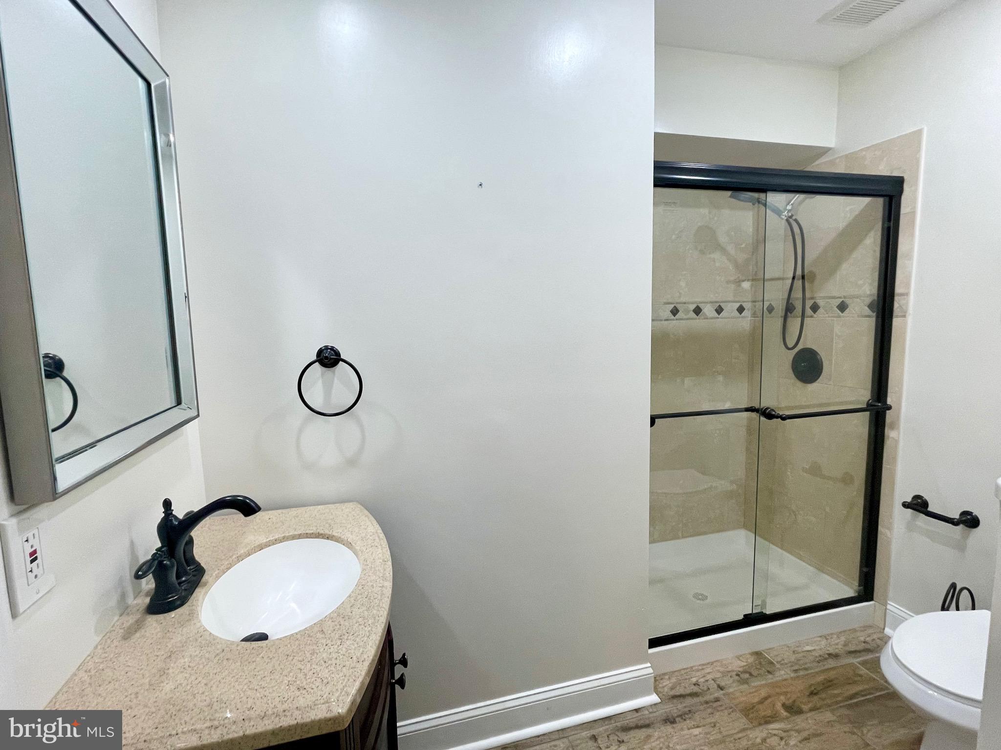 WOODMORE - Residential Lease