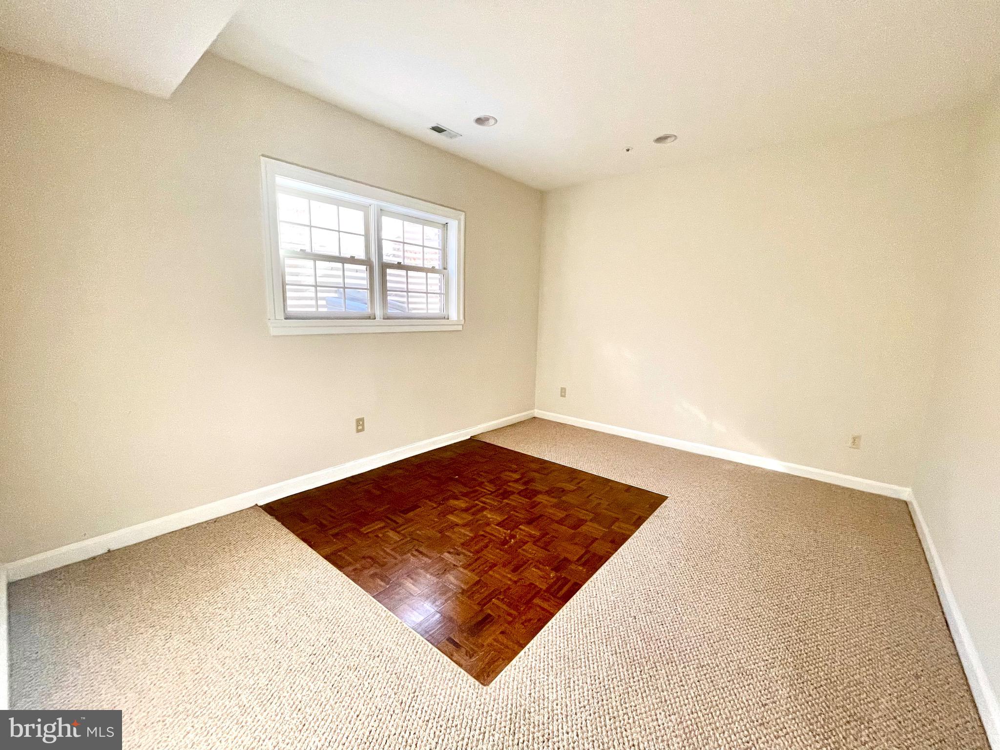 WOODMORE - Residential Lease