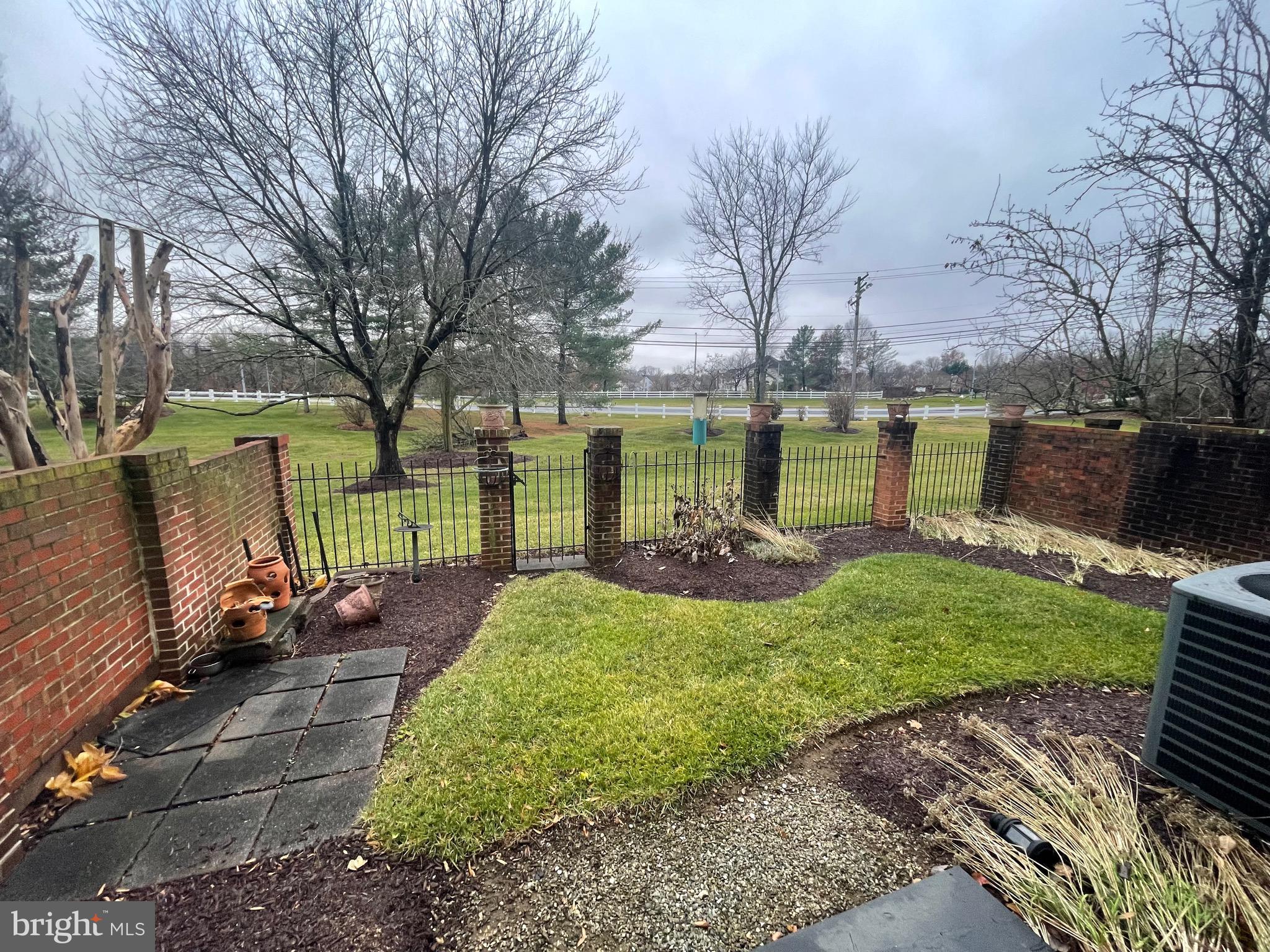 WOODMORE - Residential Lease