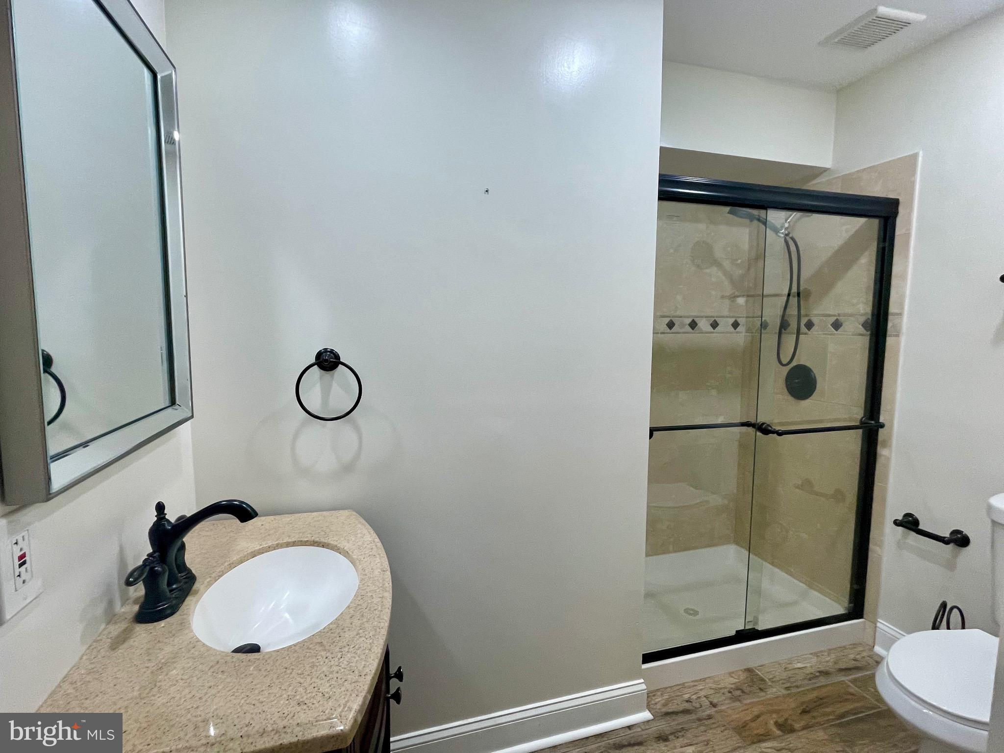 WOODMORE - Residential Lease