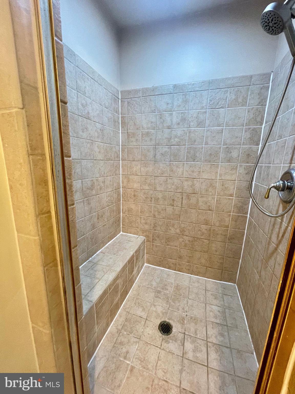 WOODMORE - Residential Lease