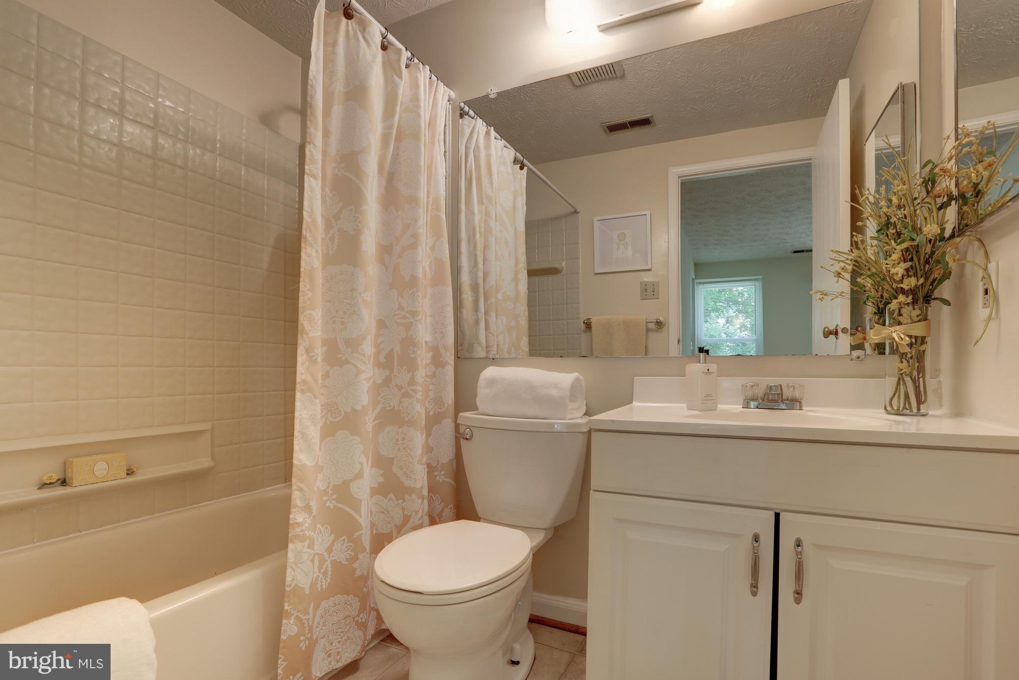 VILLAGE OF HICKORY RIDGE - Residential Lease