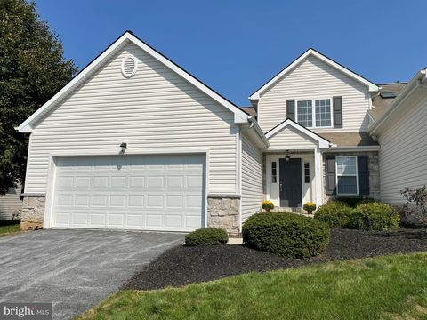 Photo of 1541 HICKORY RUN CT, ELIZABETHTOWN, PA 17022 (MLS # PALA2025074)