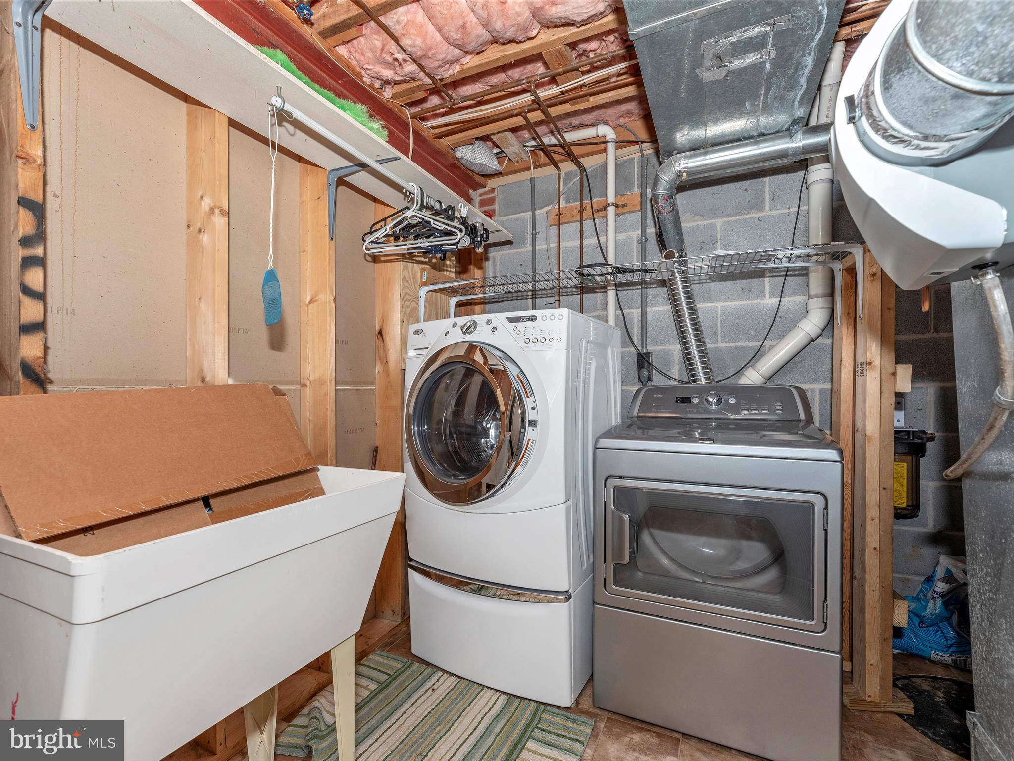 WATERSIDE - Residential