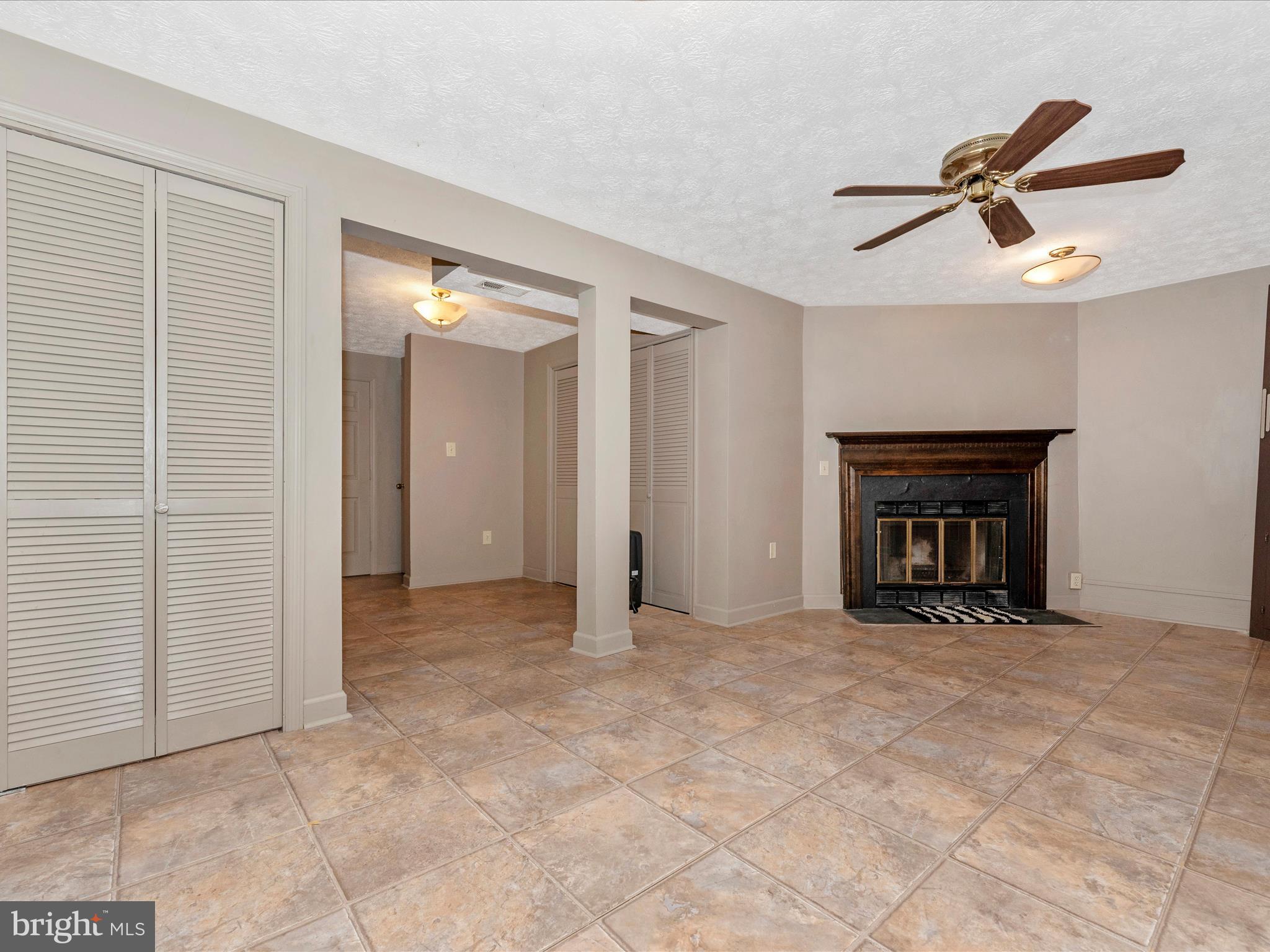 WATERSIDE - Residential