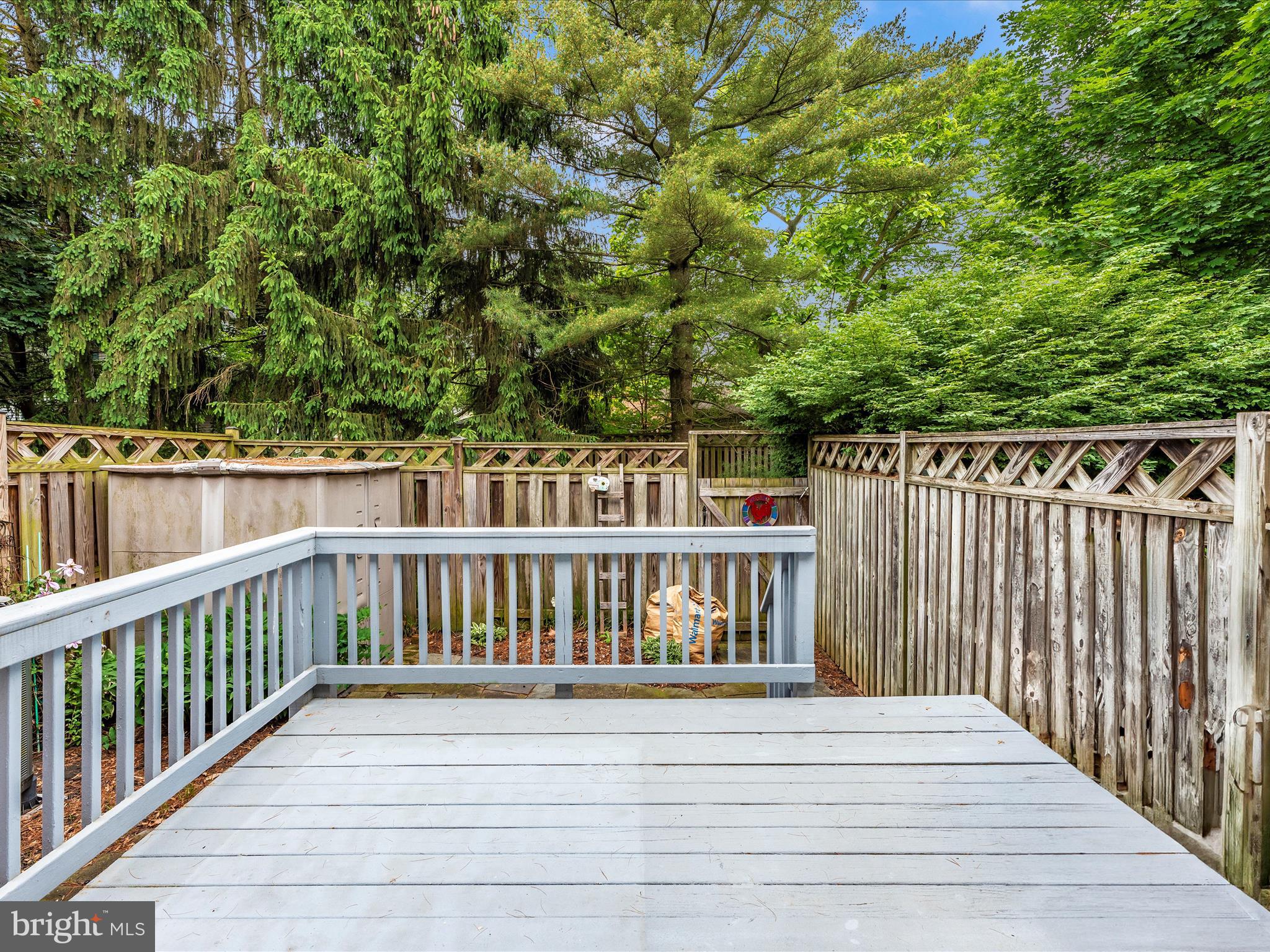 WATERSIDE - Residential