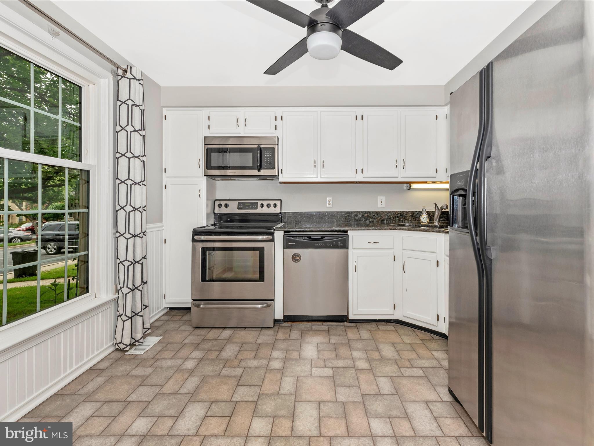 WATERSIDE - Residential