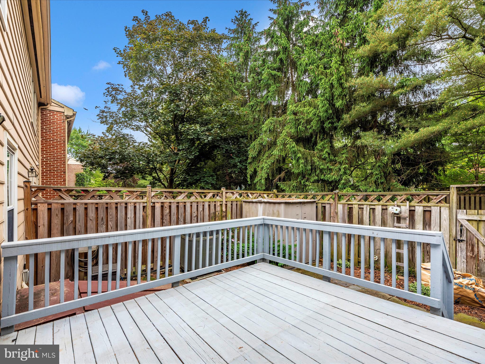 WATERSIDE - Residential