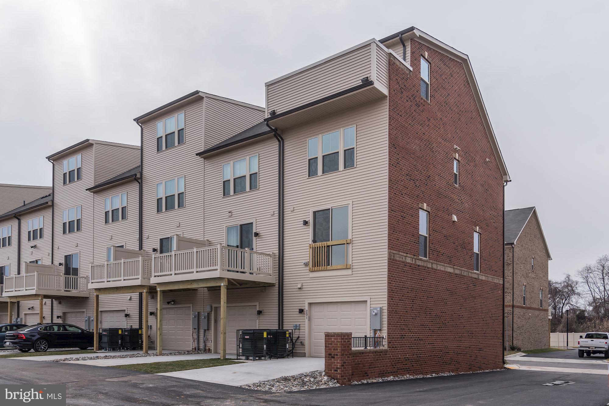 OLDHAM CROSSING - Residential