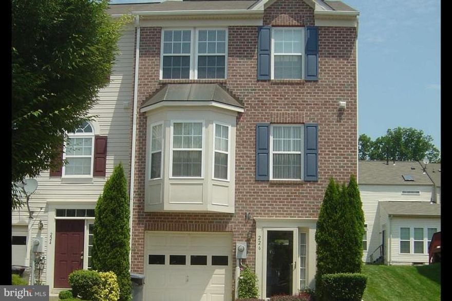 OWINGS MILLS!! , BEAUTIFUL 3 BEDROOM, 2 FULL , 2 HALF BATH END UNIT TOWNHOUSE .LARGE  PRIMARY SUITE W/ SKYLIGHT AND PRIMARY  BATH W / SOAKING TUB .OPEN KITCHEN W / ISLAND AND GRANITE COUNTERTOPS. GREAT  ROOM WITH GAS FIREPLACE ,WALKS OFF TO BACK DECK,W/W CARPET AND HARDWOOD FLOORS.FULLY FINISHED LOWER LEVEL.1 CAR GARAGE. VERY GOOD CONDITION. WILL BE AVAILABLE SEPTEMBER 5TH.  SHOWS WELL..
