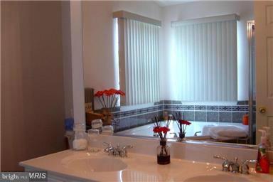 OWINGS MILLS NEWTOWN - Residential Lease