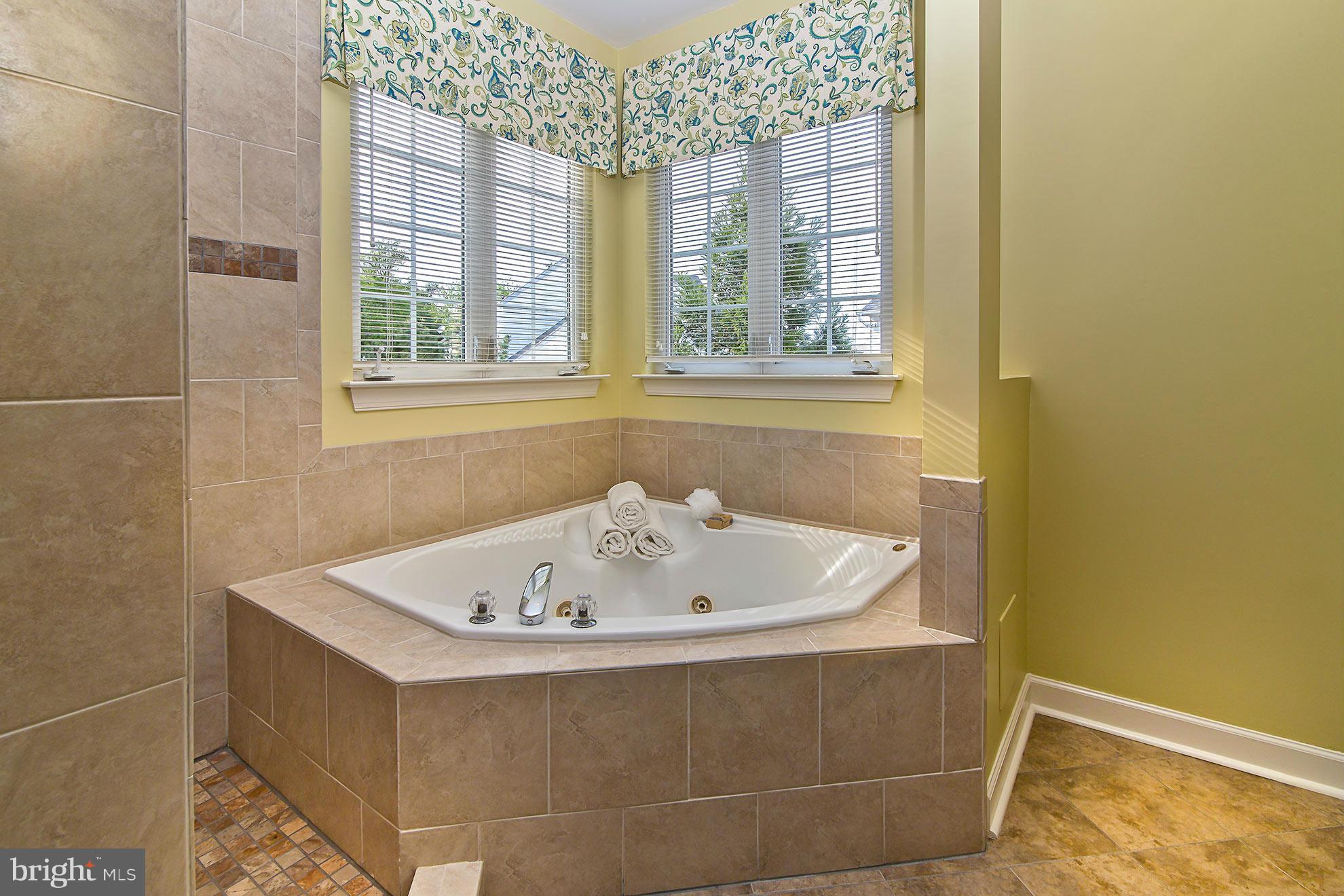 FEATHERSTONE FARMS - Residential