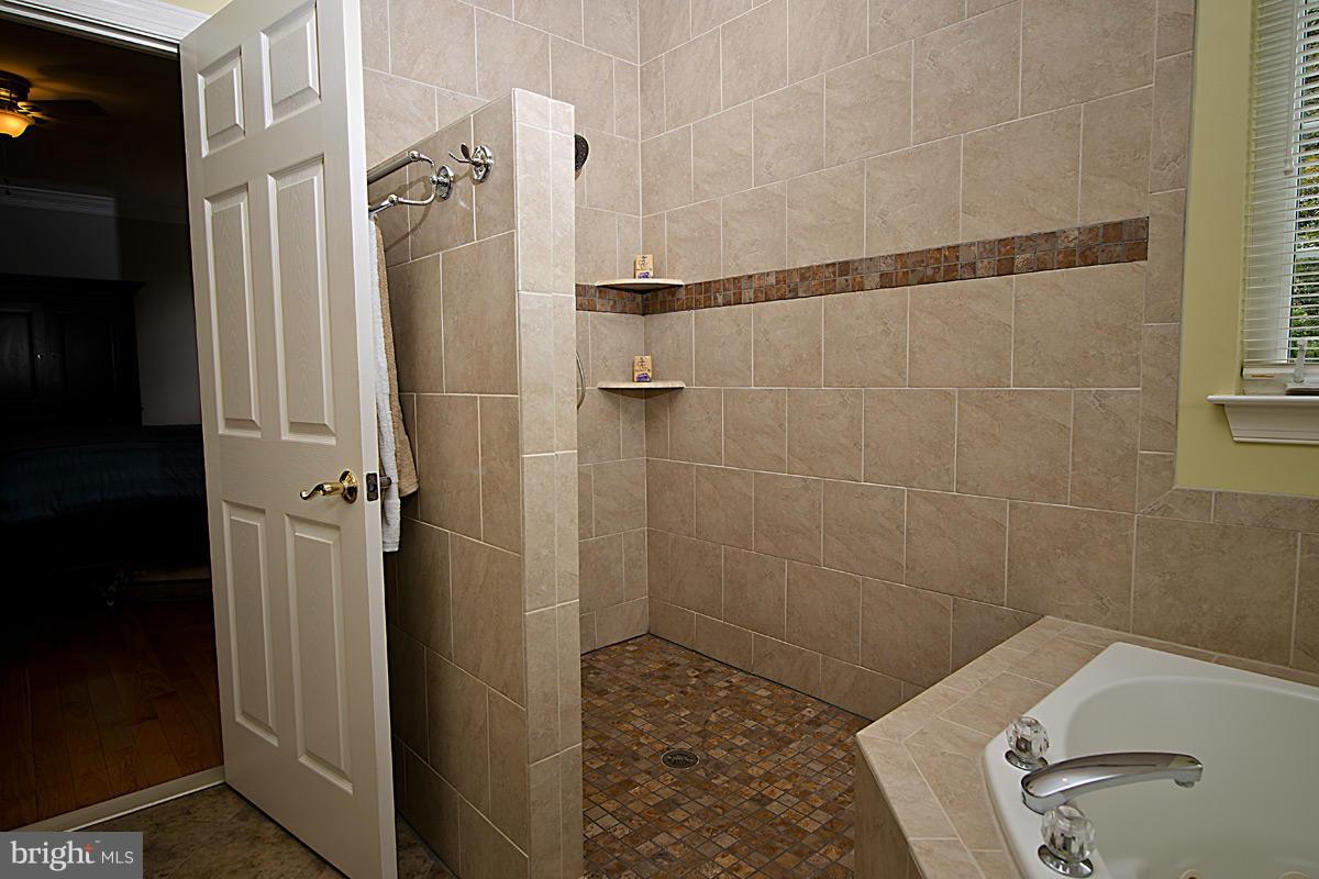 FEATHERSTONE FARMS - Residential