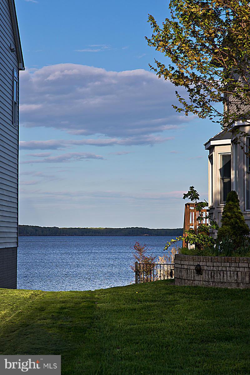 FEATHERSTONE FARMS - Residential