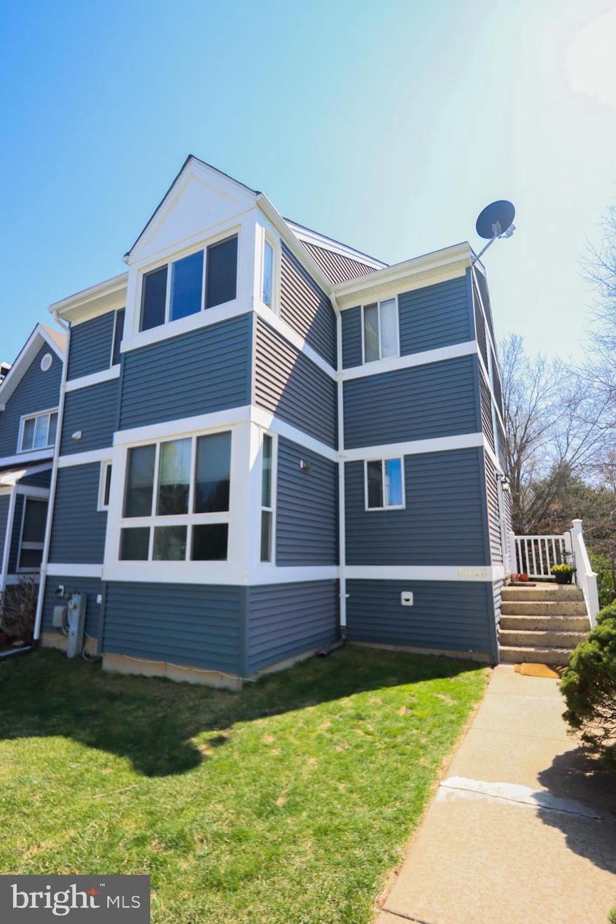 Stunning End-Unit Townhouse – Spacious & Sunlit!
Welcome to this beautiful end-unit townhouse offering 4 bedrooms, including a private in-law suite, 3 full baths, and 1 half bath across 3 levels of stylish living space, Gleaming hardwood floors throughout, Spacious living and dining areas filled with natural light, Modern kitchen with ample cabinetry, Large deck – perfect for entertaining, Fully fenced backyard for privacy & relaxation, Convenient in-law suite for guests or extended family, This home is a must-see! Schedule your showing today>>>Sellers need HOC