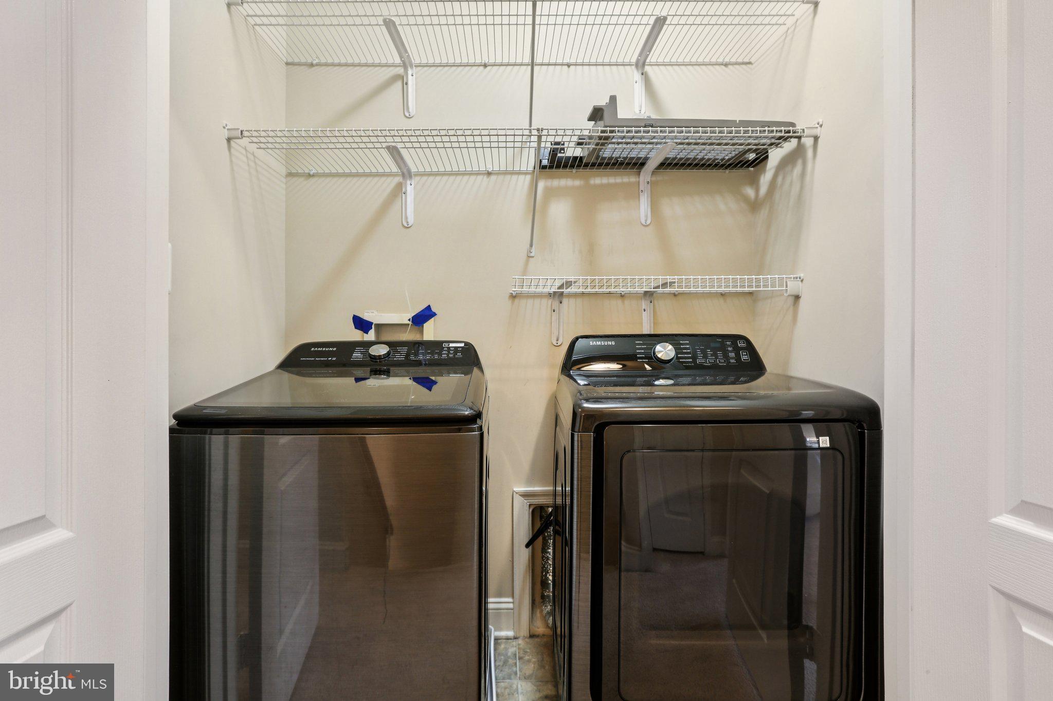 RIVERWALK - Residential