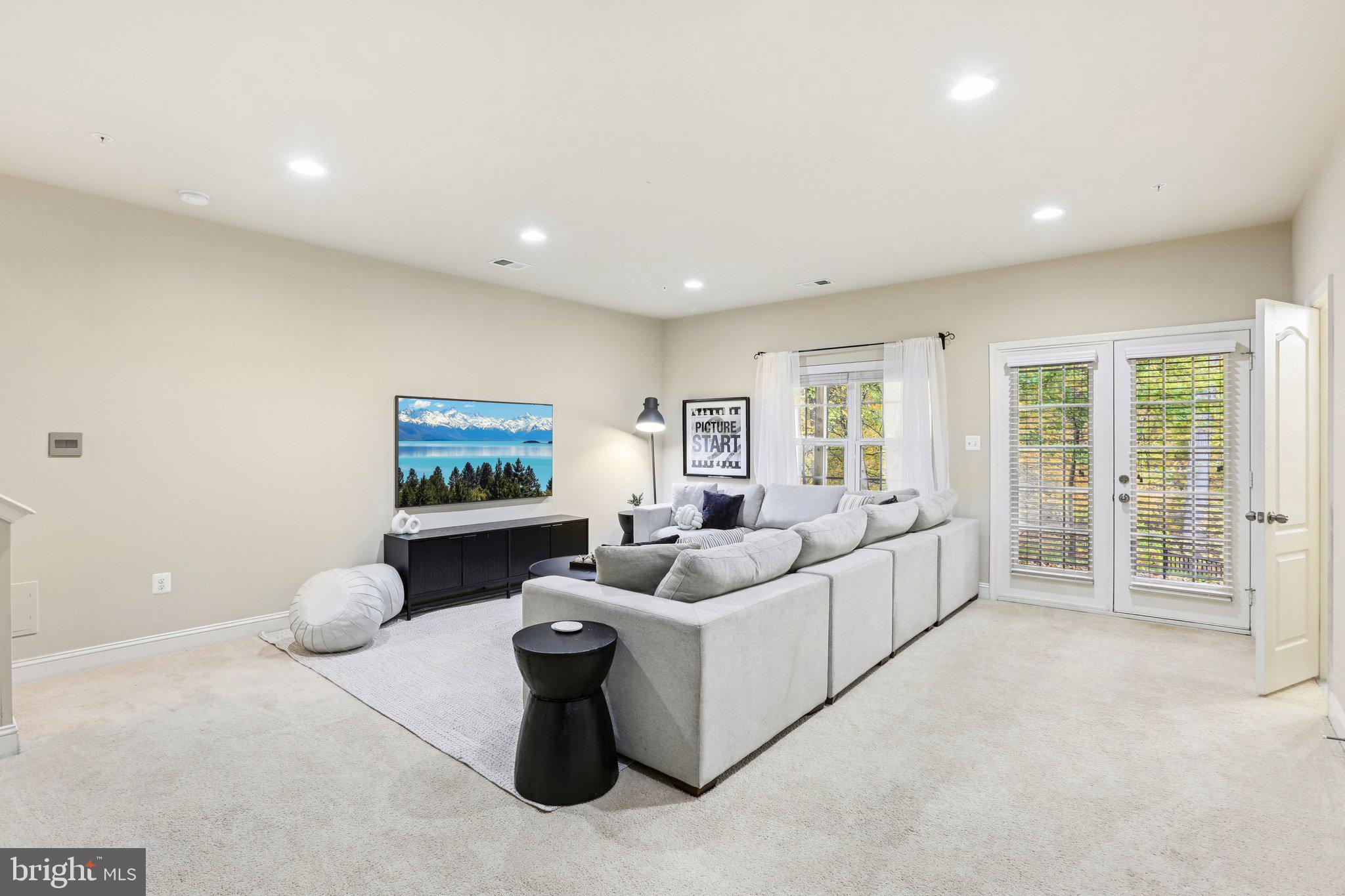 RIVERWALK - Residential