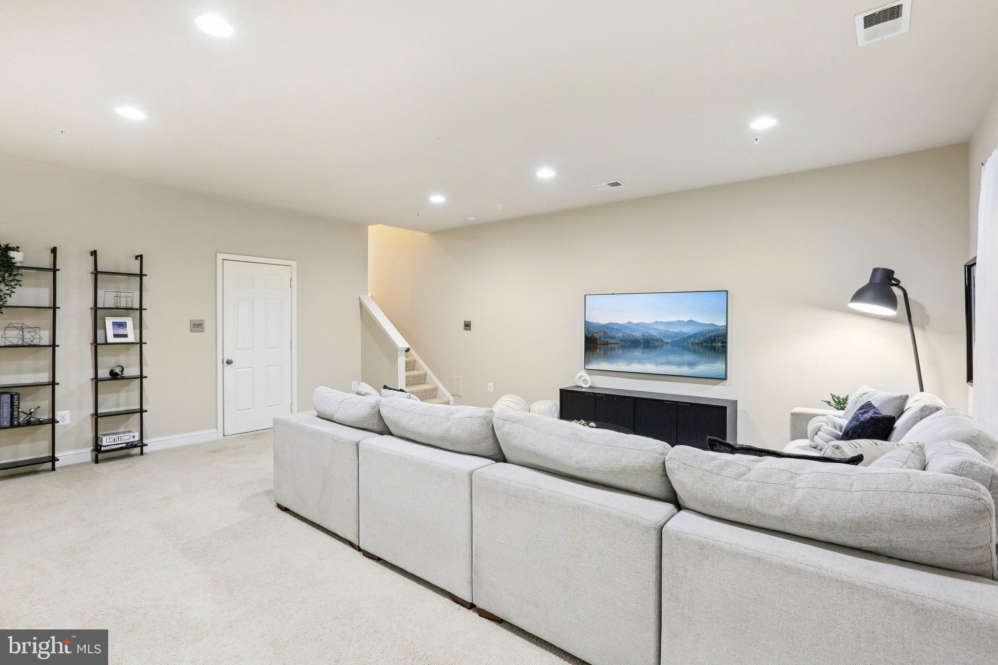 RIVERWALK - Residential