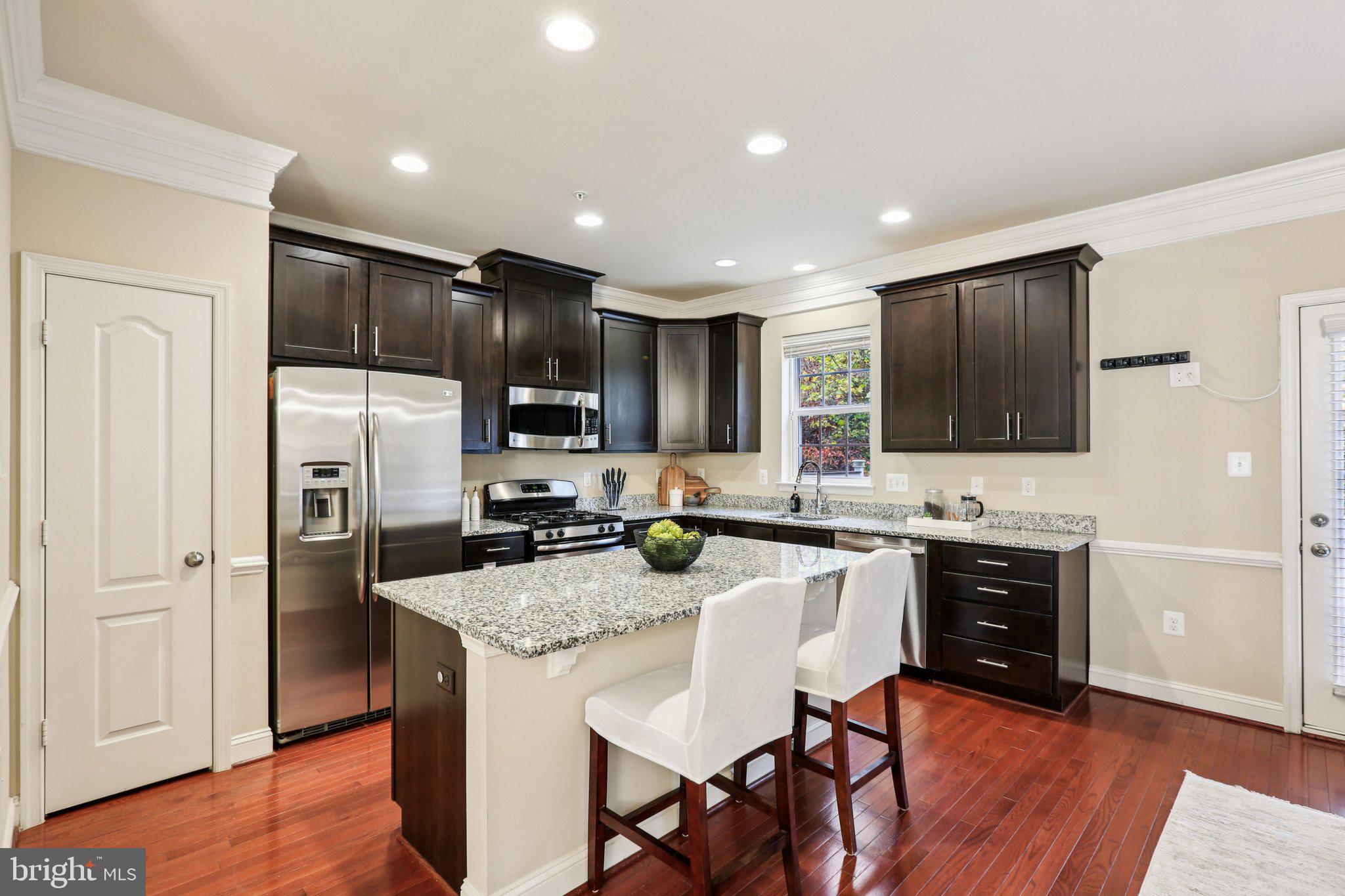 RIVERWALK - Residential