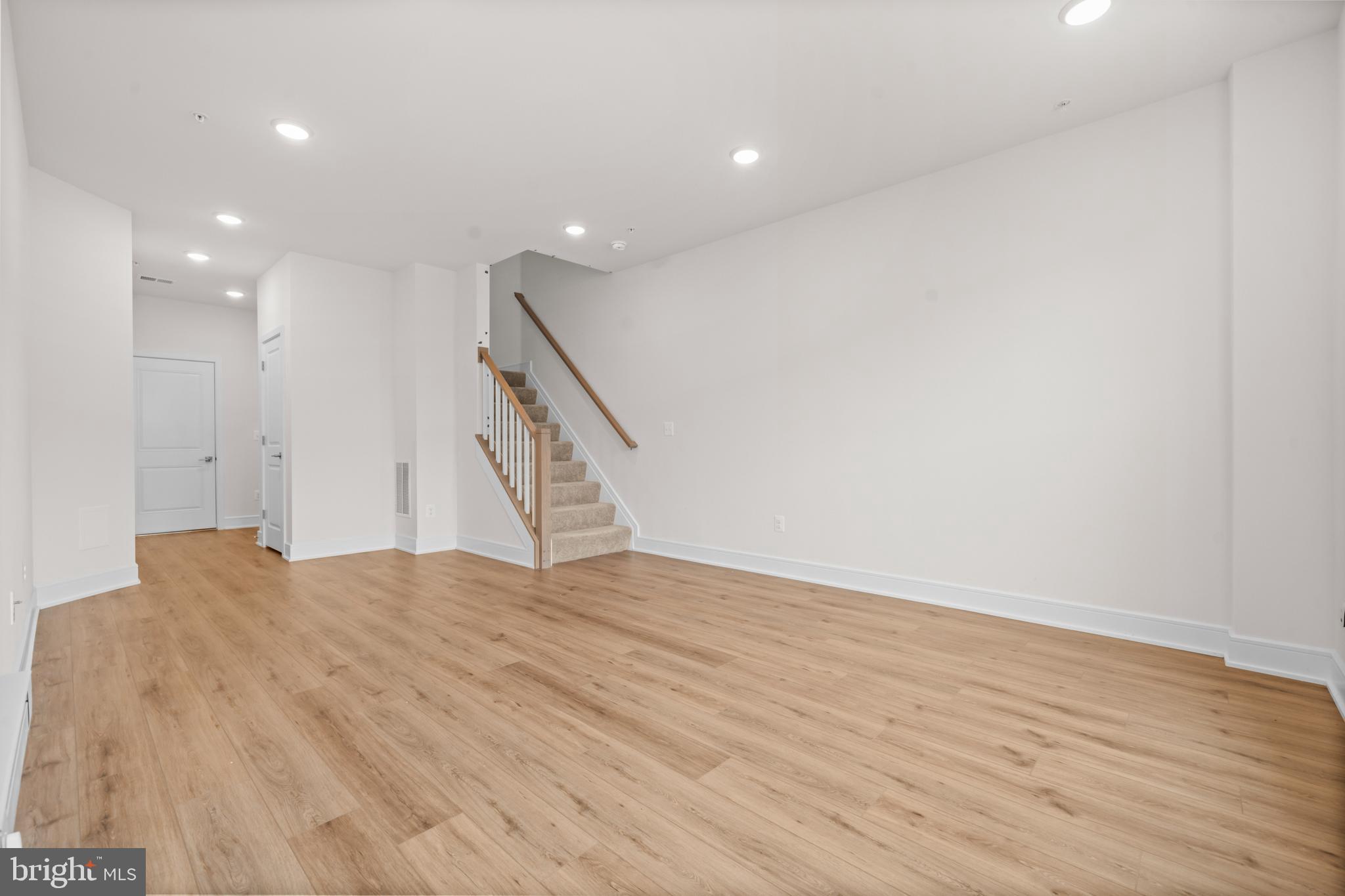 43382 FARRINGDON SQUARE