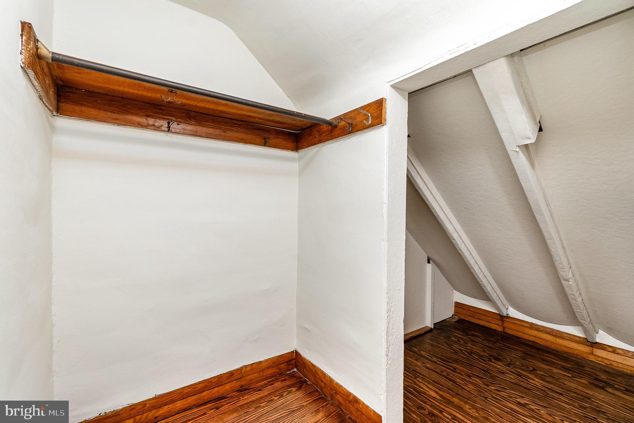 LAURAVILLE HISTORIC DISTRICT - Residential