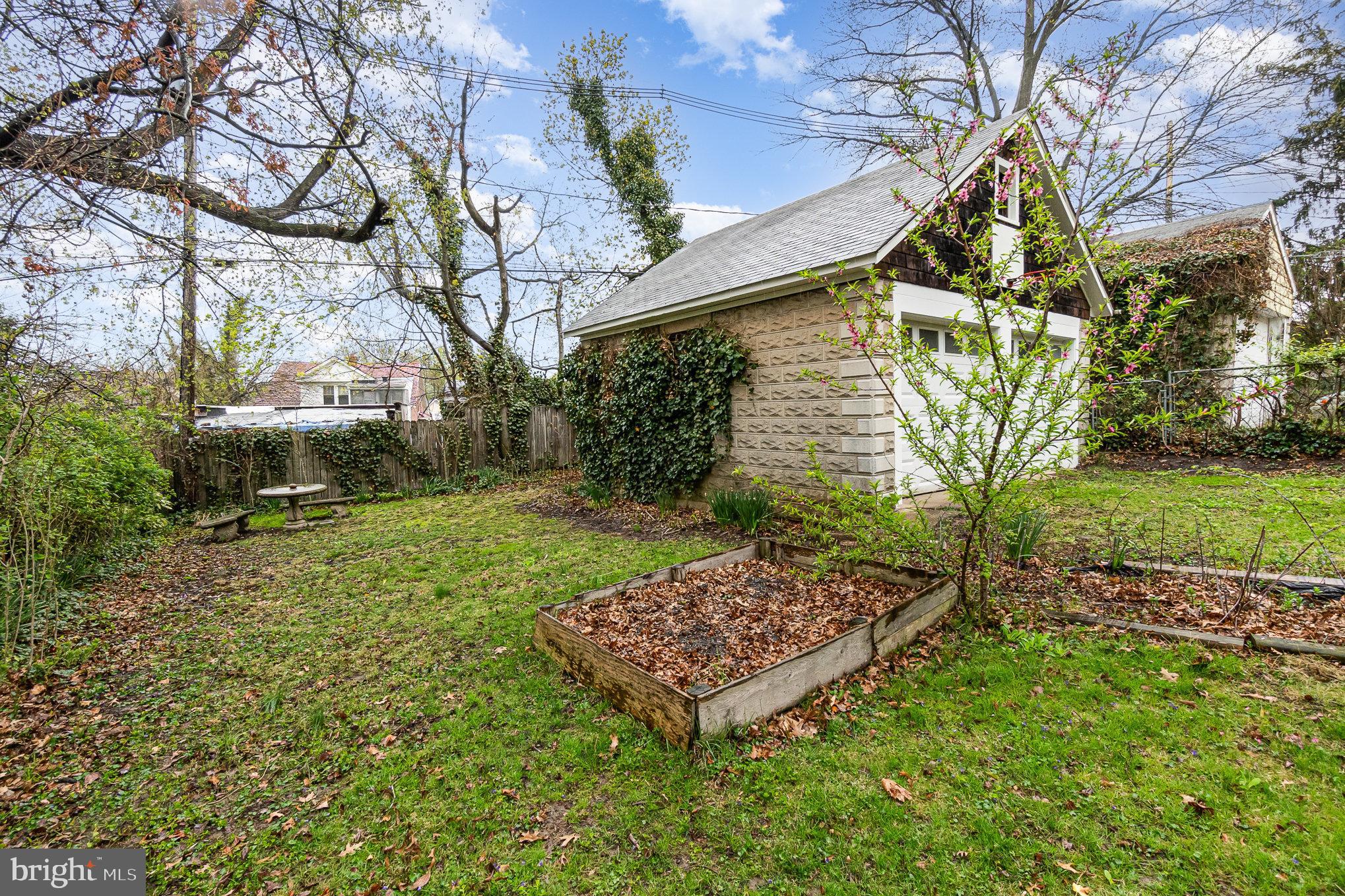 LAURAVILLE HISTORIC DISTRICT - Residential