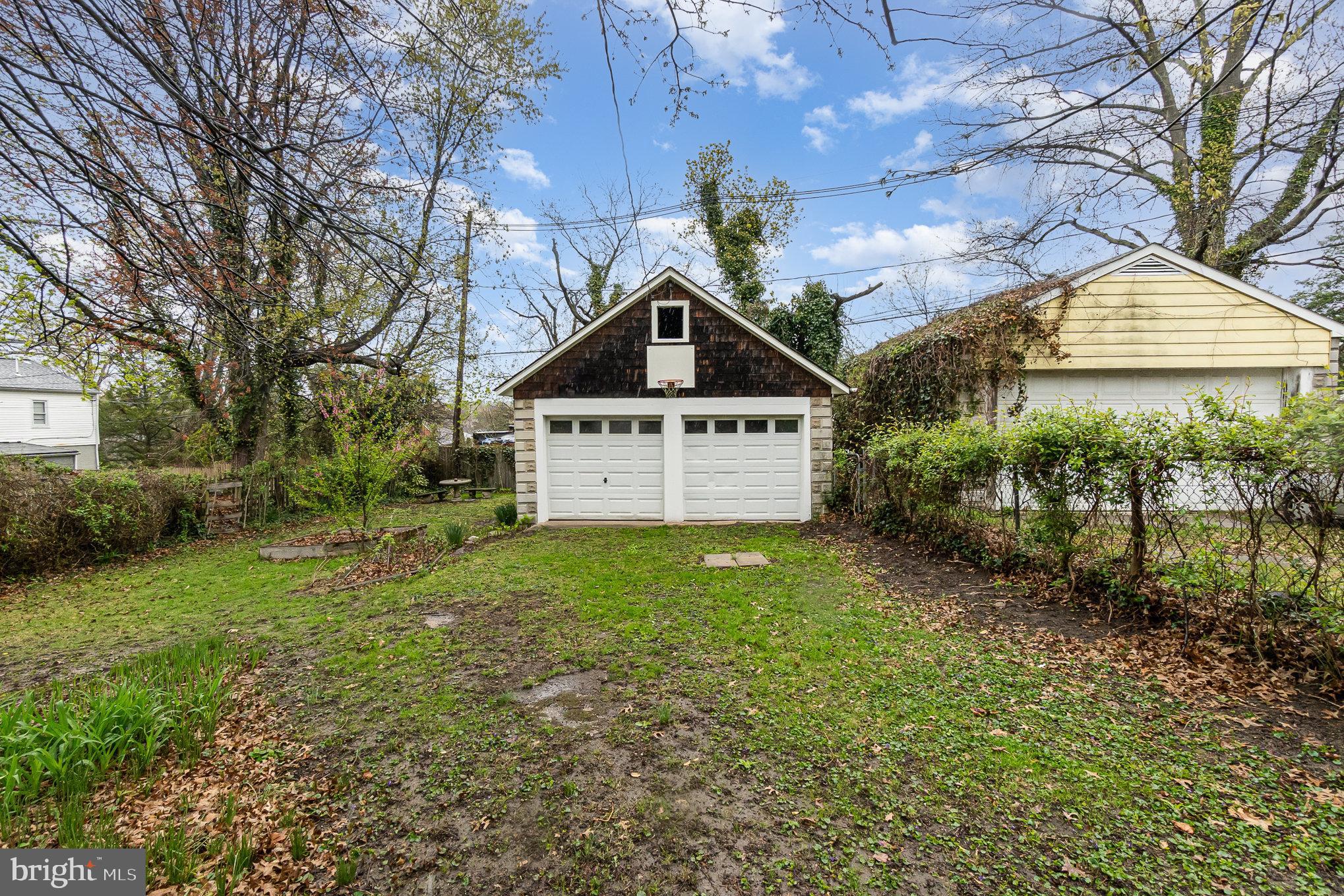 LAURAVILLE HISTORIC DISTRICT - Residential