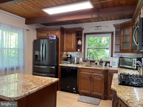 2044 BIG WINONA ROAD EAST STROUDSBURG PA 18302