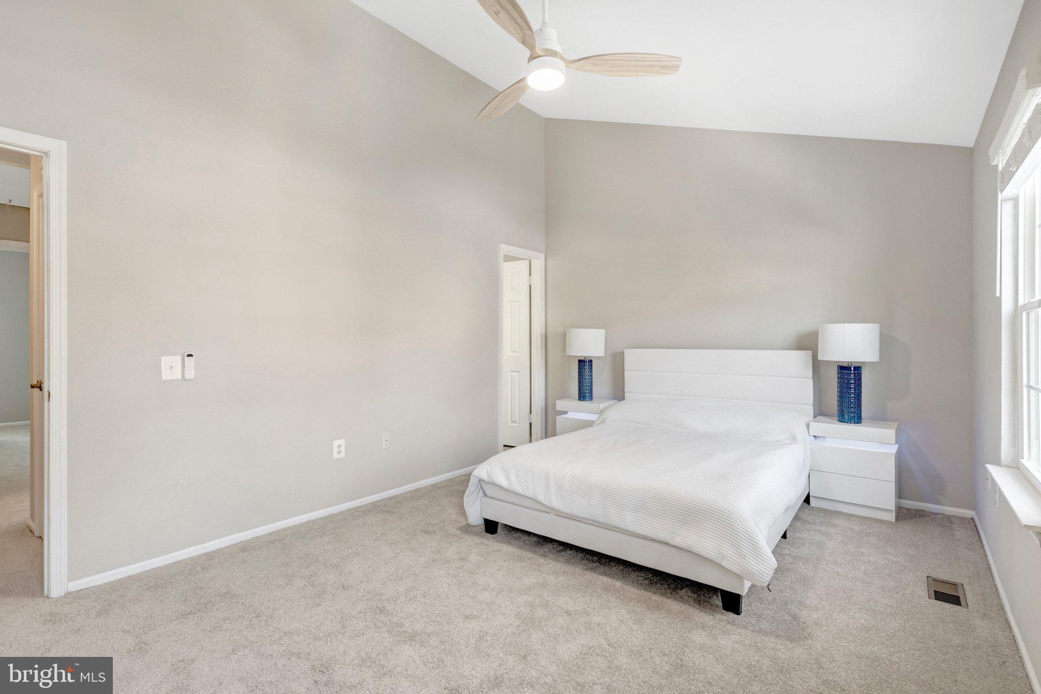 POTOMAC CROSSING - Residential