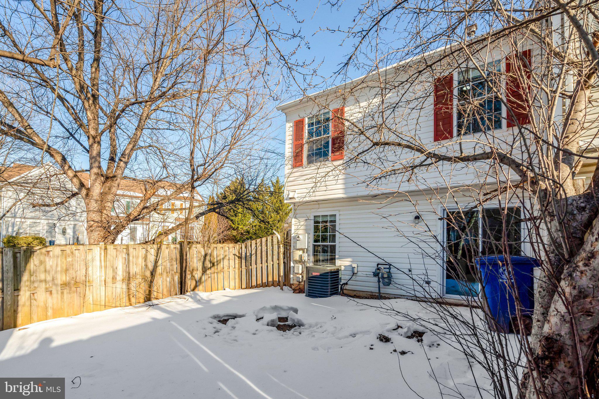 POTOMAC CROSSING - Residential