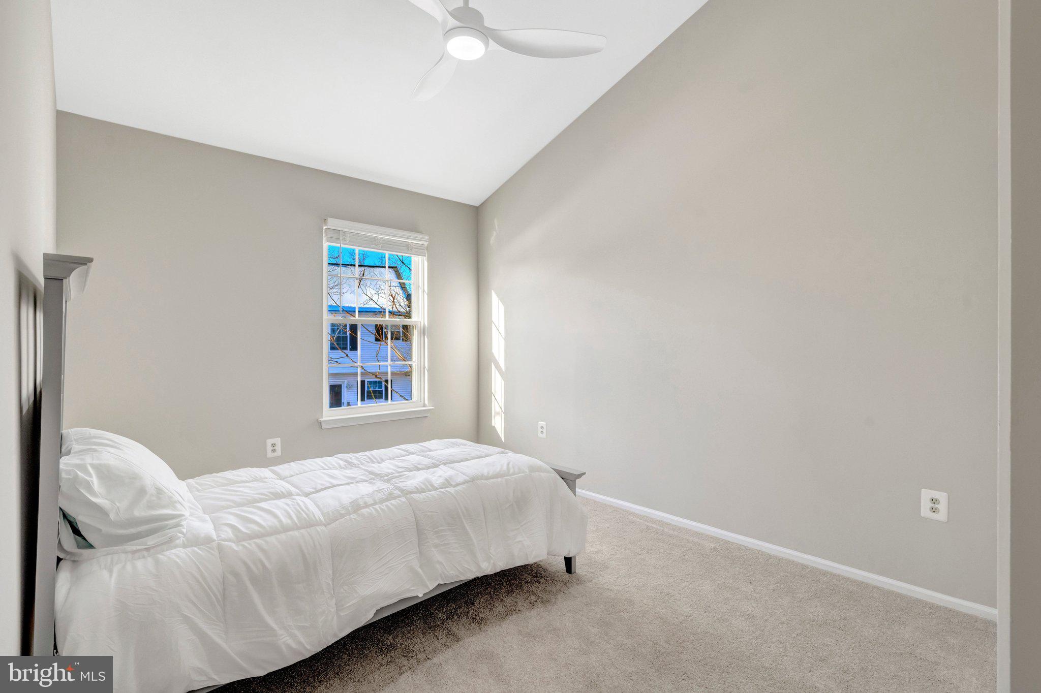 POTOMAC CROSSING - Residential