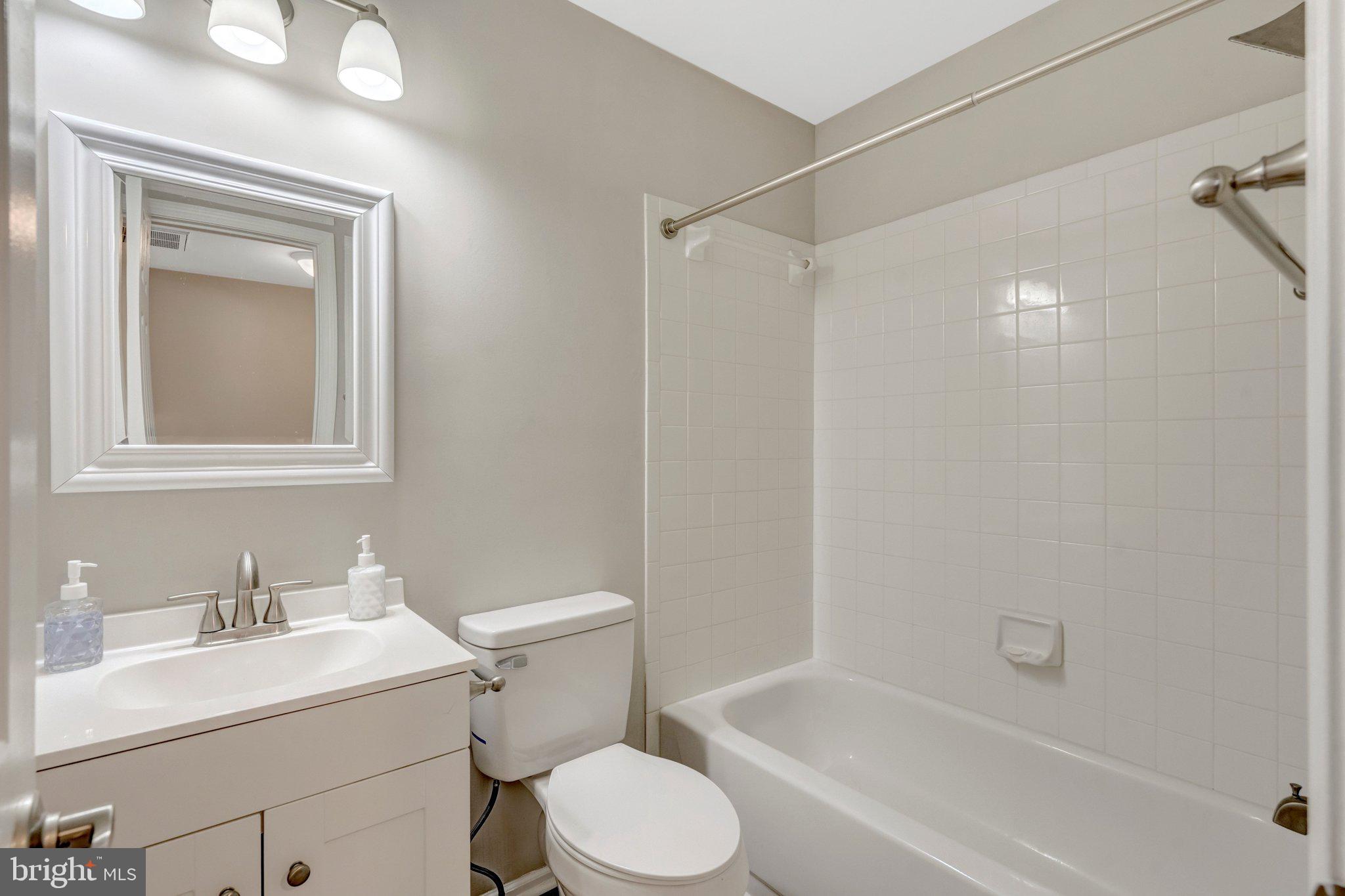 POTOMAC CROSSING - Residential