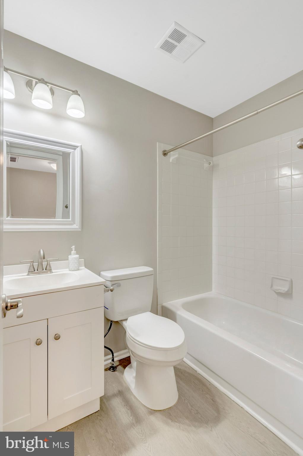 POTOMAC CROSSING - Residential