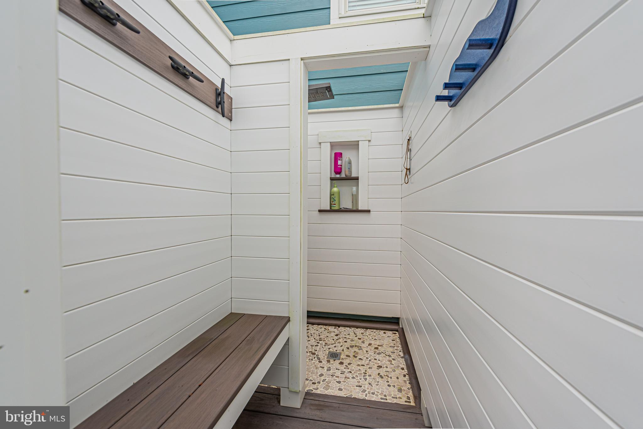 CAINE KEYS II EXT - Residential