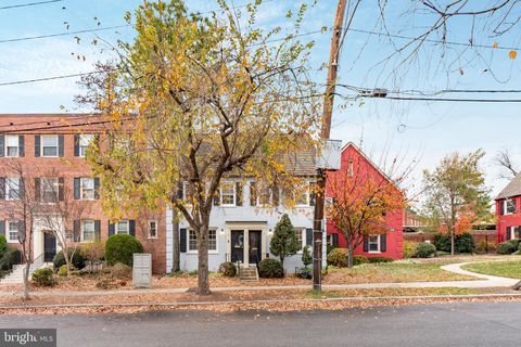 2123 SUITLAND TERRACE SE B WASHINGTON DC 20020