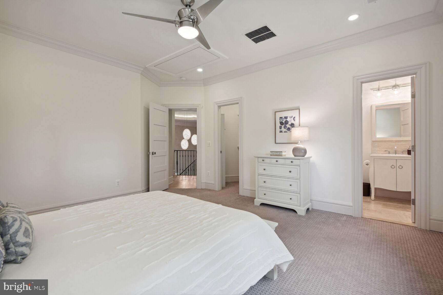 WOODSIDE ESTATES - Residential