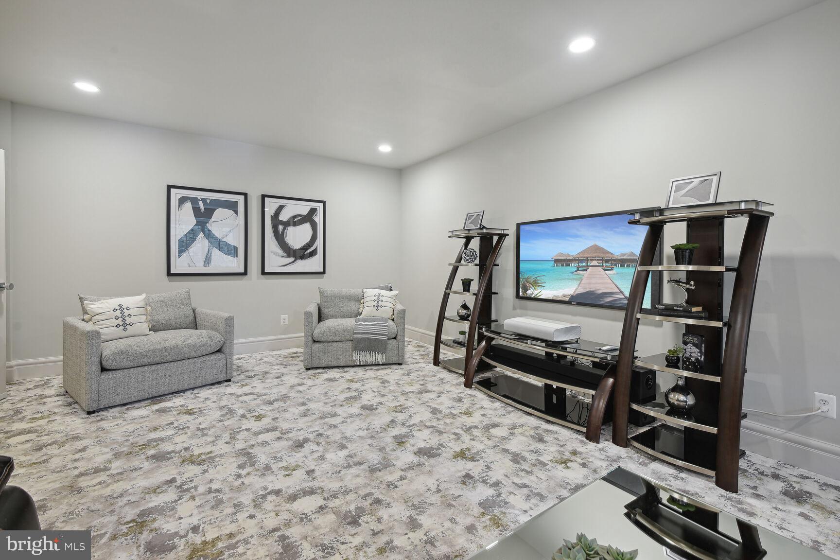 WOODSIDE ESTATES - Residential