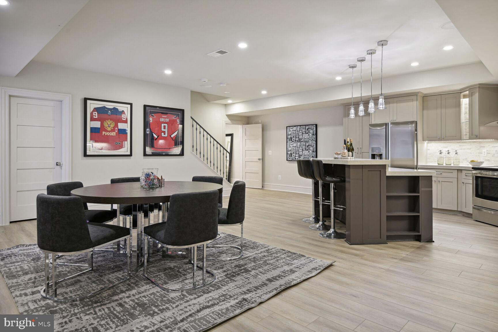 WOODSIDE ESTATES - Residential