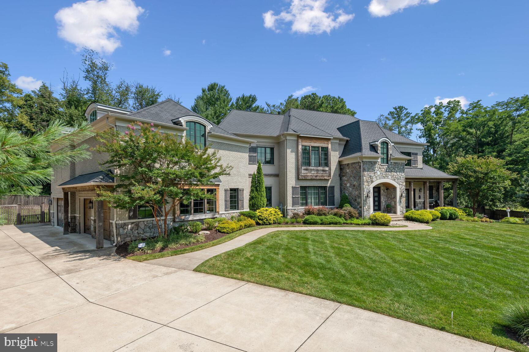 WOODSIDE ESTATES - Residential