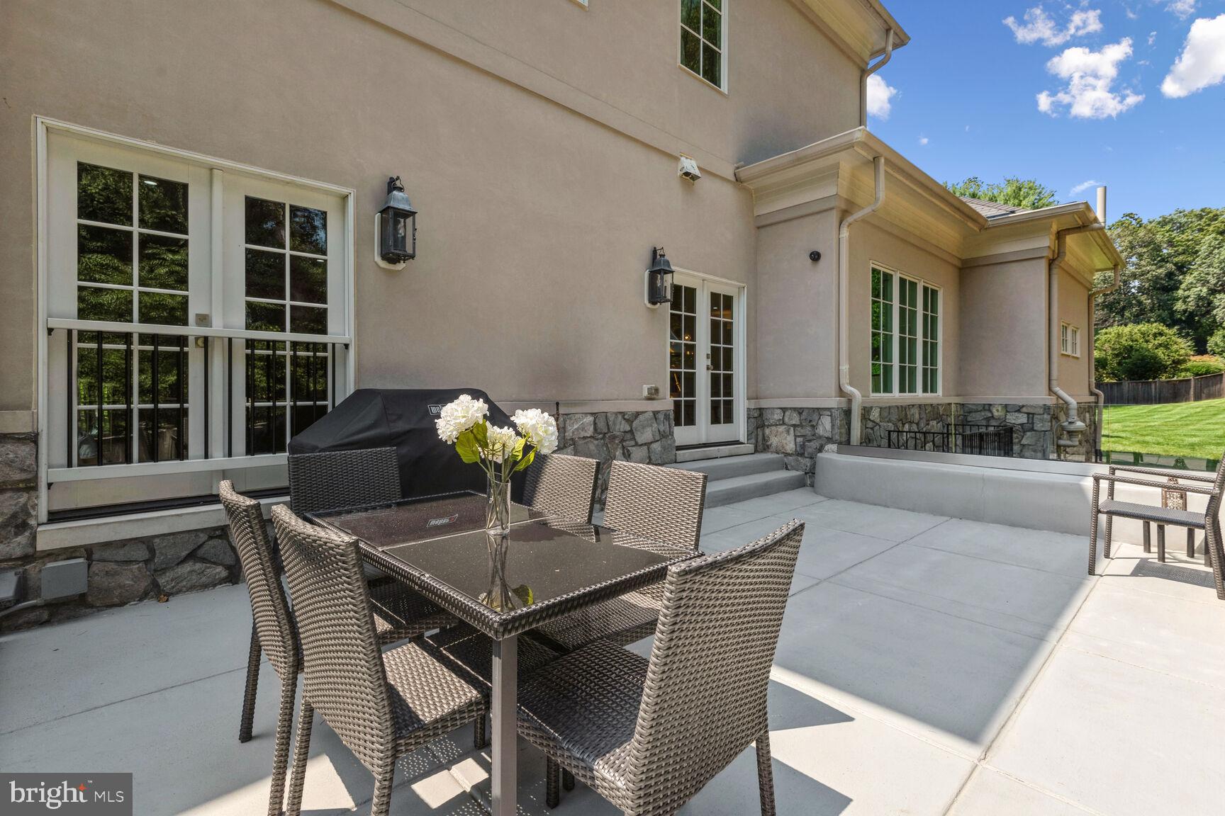 WOODSIDE ESTATES - Residential