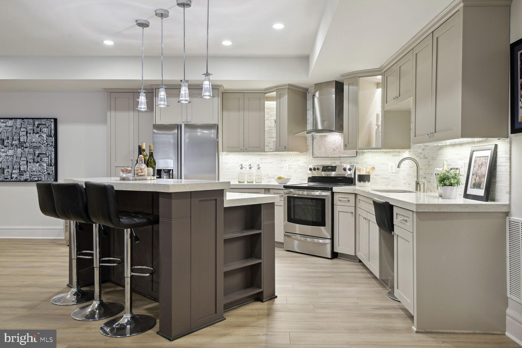 WOODSIDE ESTATES - Residential